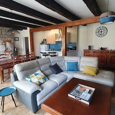 Le Grand Domaine Du Rocher Holiday home Bonnemain