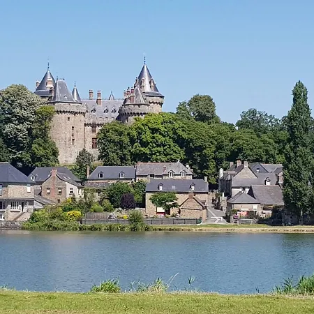 Le Grand Domaine Du Rocher * Bonnemain