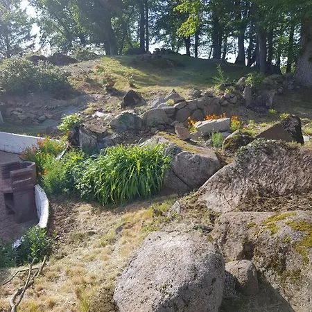 Le Grand Domaine Du Rocher Feriehus *